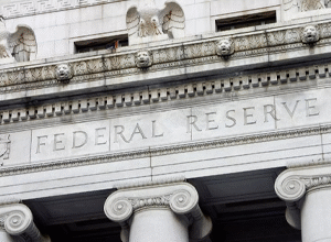ستاندرد-تشارترد:-الفيدرالي-قد-يخفض-الفائدة-50-نقطة-أساس-الأسبوع-المقبل