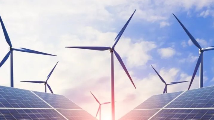 الطاقة-المتجددة-تستحوذ-على-92%-من-المشروعات-الكهربائية-الجديدة